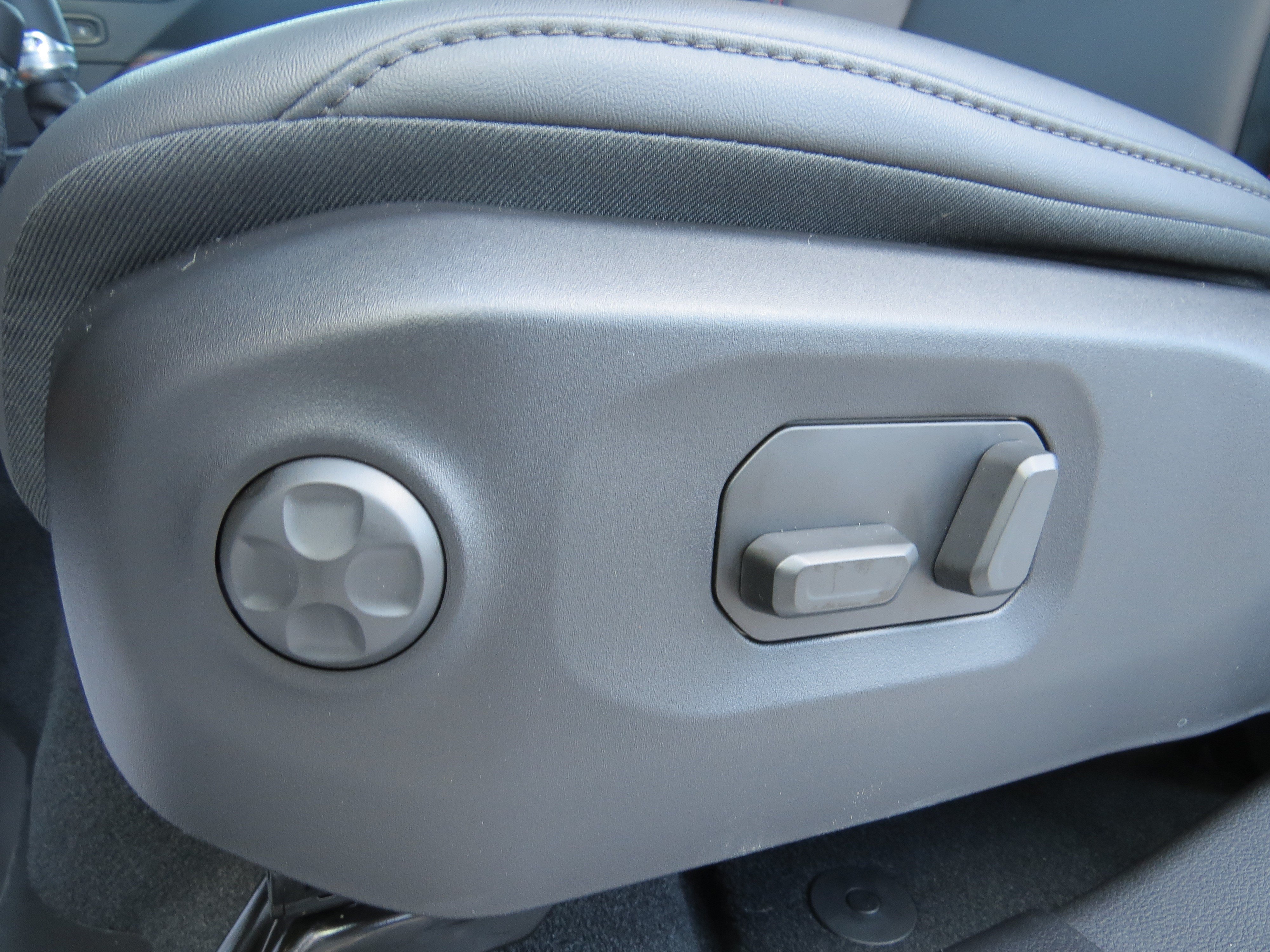 New 2026 Jeep Gladiator Rubicon AWD/4WD image 17
