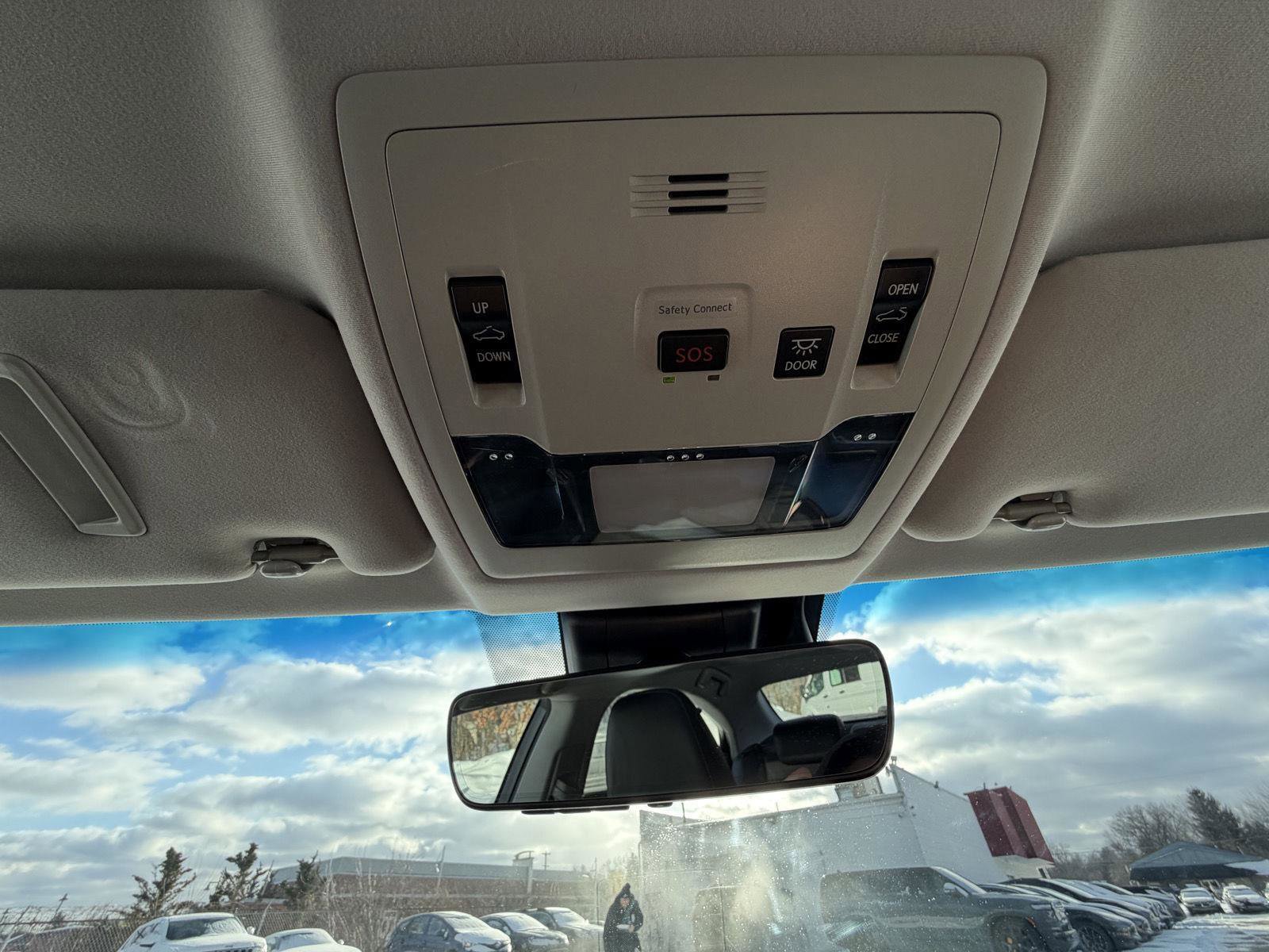 Used 2018 Lexus ES 350 w/ Luxury Package w/Wood Trim image 20