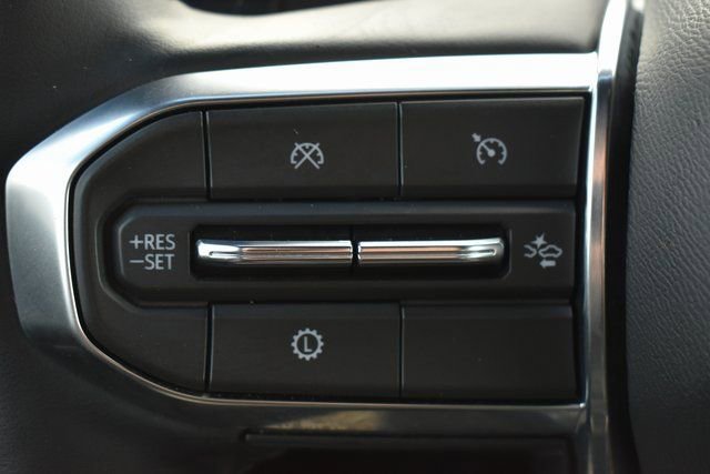 Used 2025 GMC Acadia Elevation image 25