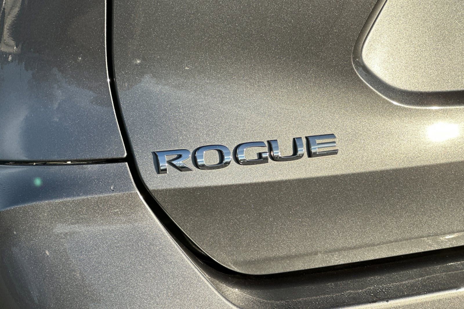 Used 2020 Nissan Rogue S image 31