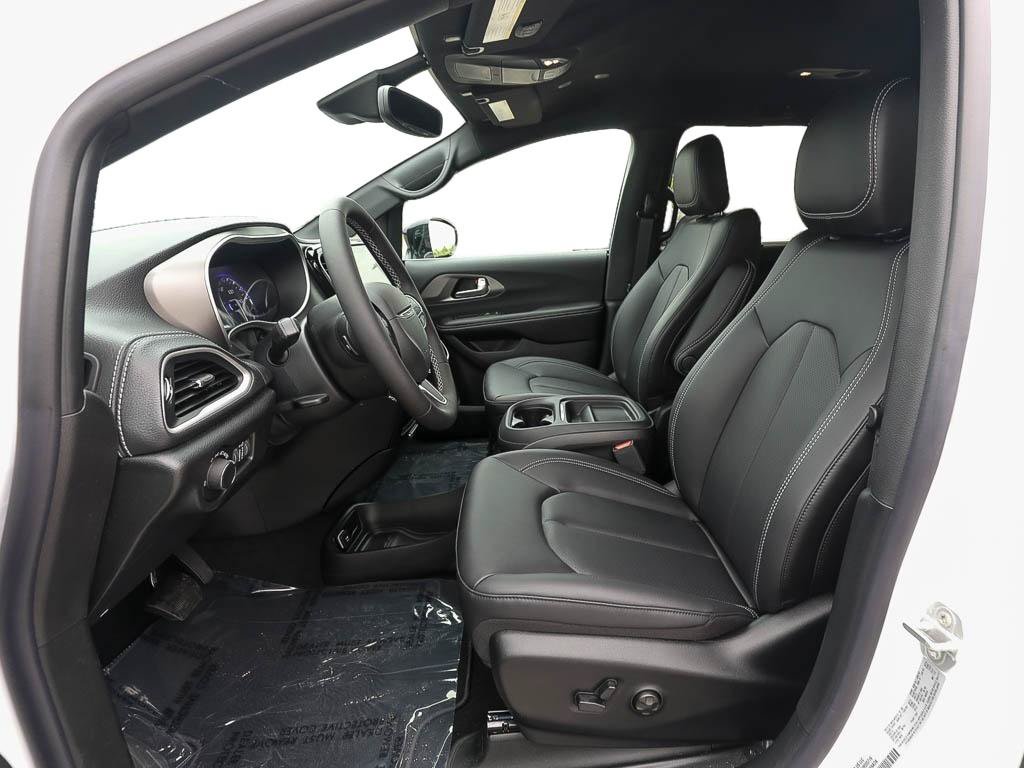 New 2027 Chrysler Pacifica Select AWD/4WD image 10