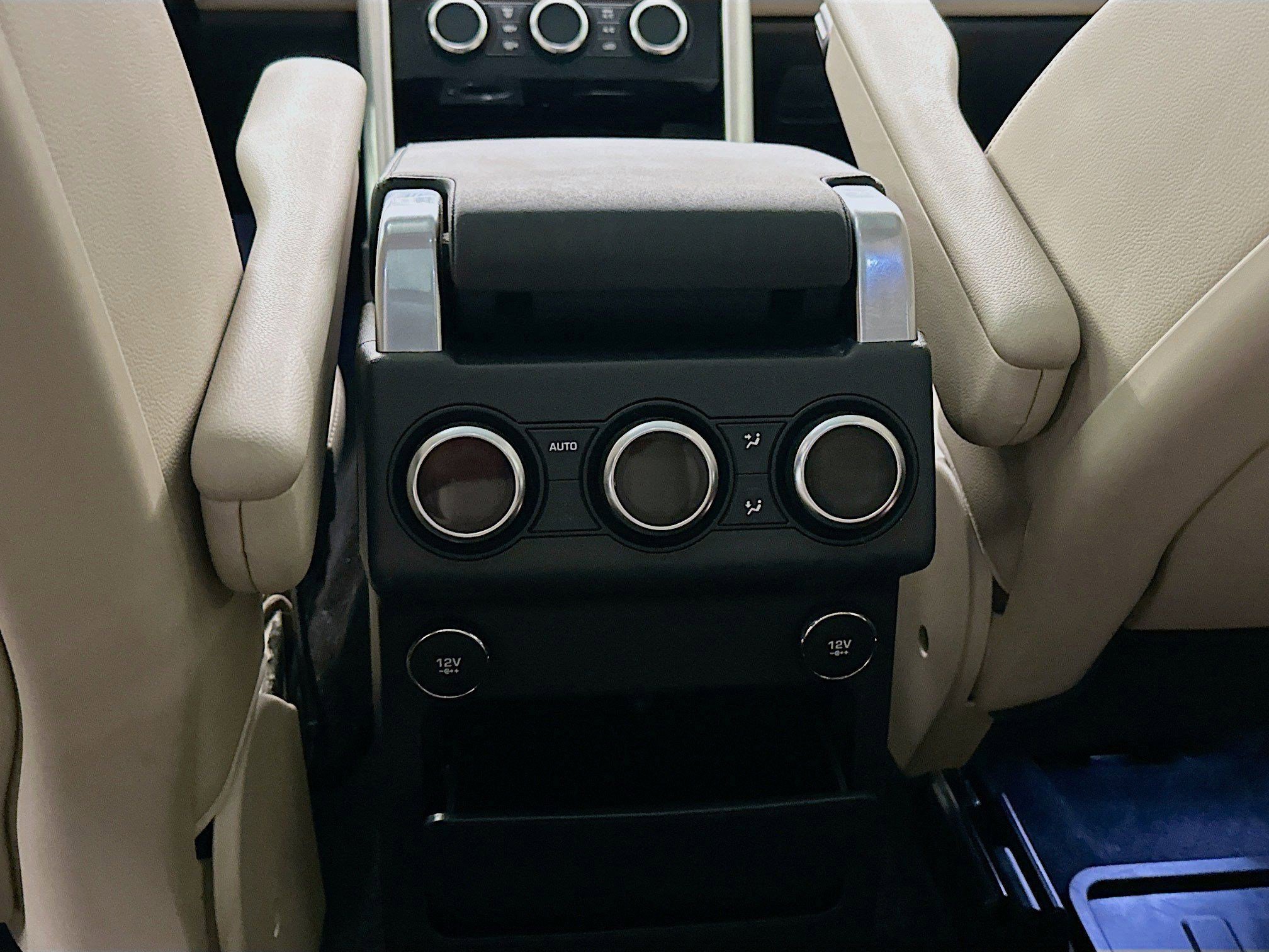 Used 2018 Land Rover Discovery HSE AWD/4WD image 26