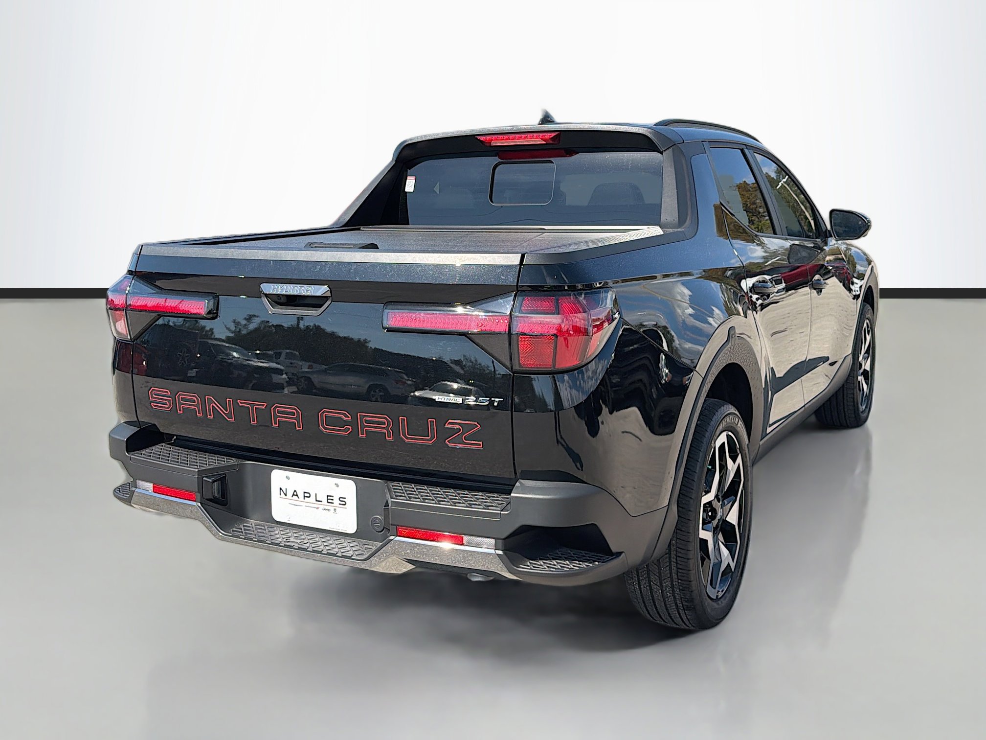 Used 2024 Hyundai Santa Cruz Limited image 3