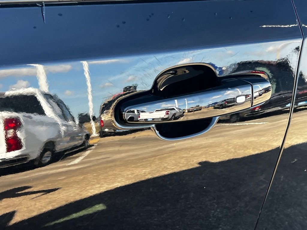 Used 2024 GMC Terrain SLT image 22