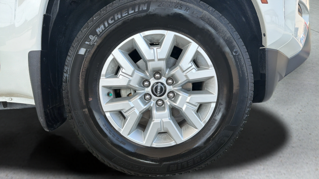 Certified 2023 Nissan Frontier SV w/ Technology Package RWD image 12