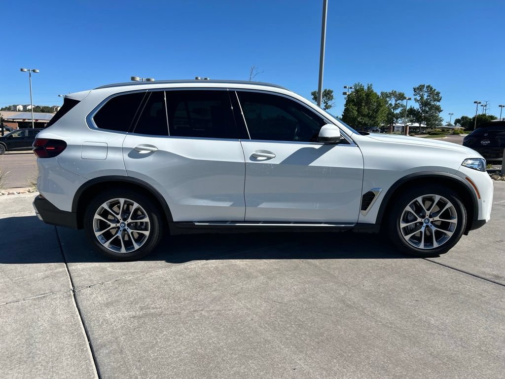 Used 2025 BMW X5 xDrive50e AWD/4WD image 10