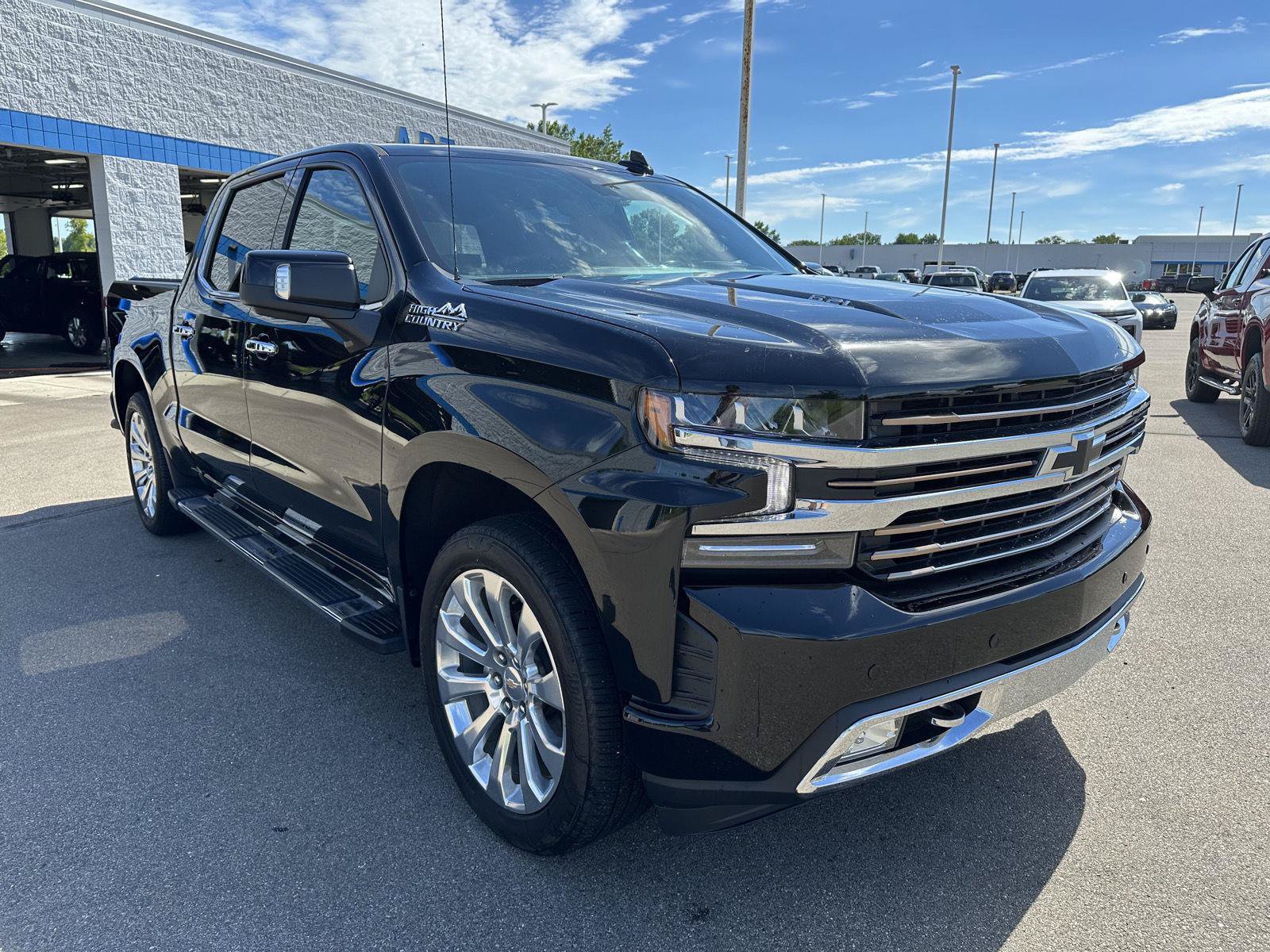 Used 2021 Chevrolet Silverado 1500 High Country w/ Technology Package AWD/4WD image 12