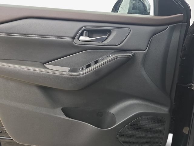 Used 2022 Nissan Rogue SV w/ SV Premium Package FWD image 26