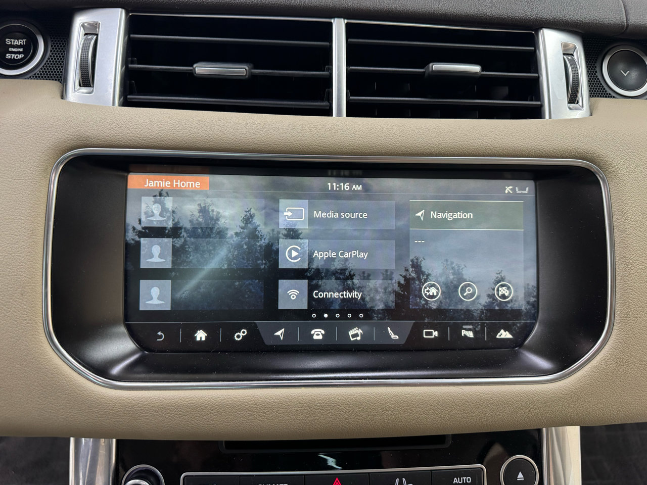 Used 2017 Land Rover Range Rover Sport HSE image 23