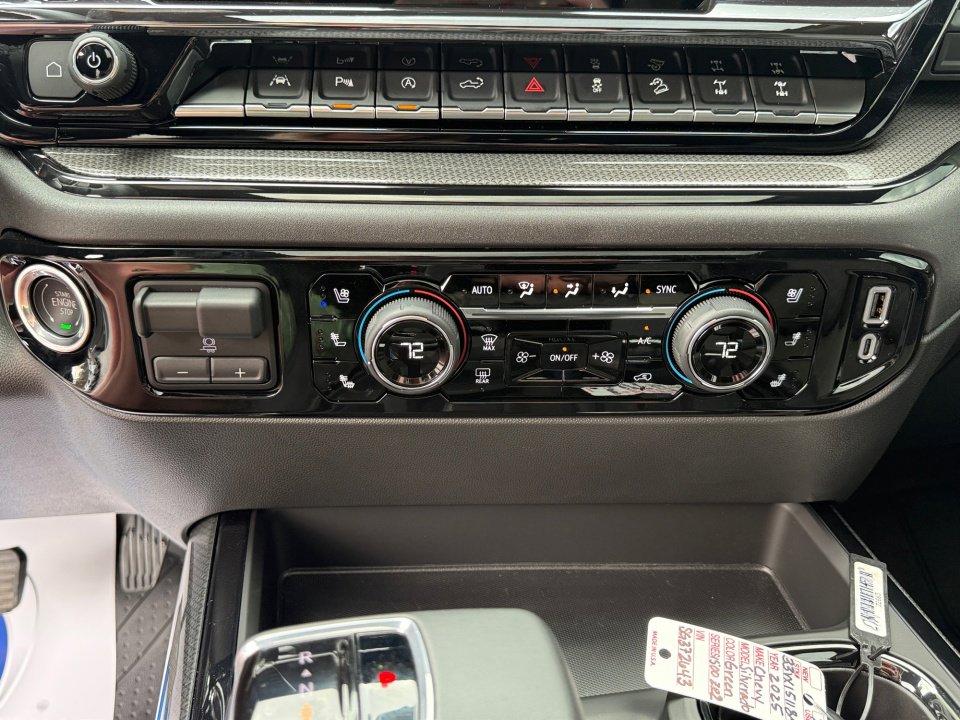 Used 2025 Chevrolet Silverado 1500 ZR2 w/ Technology Package image 18