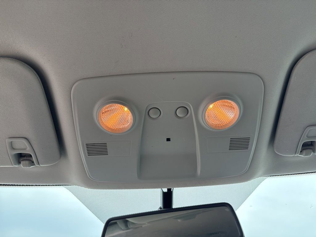 Used 2010 GMC Acadia SLE image 40