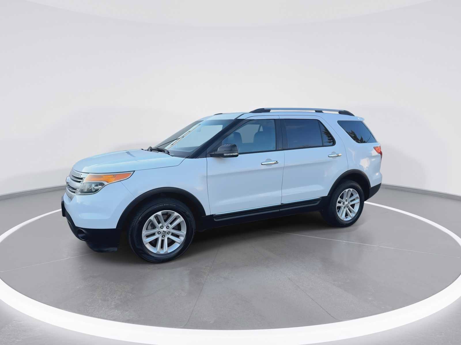 Used 2013 Ford Explorer XLT image 4