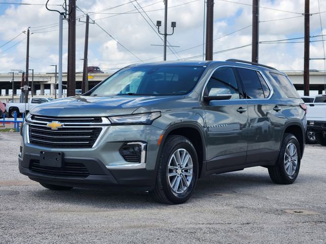 Used 2023 Chevrolet Traverse LT image 3