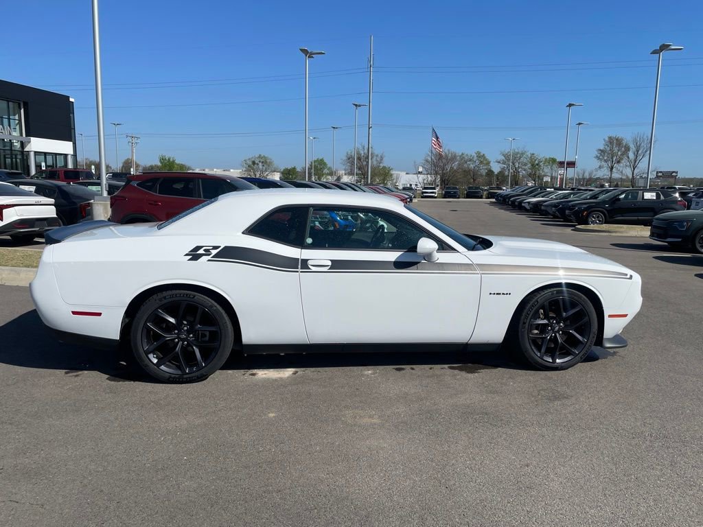 Used 2022 Dodge Challenger R/T w/ Blacktop Package image 8