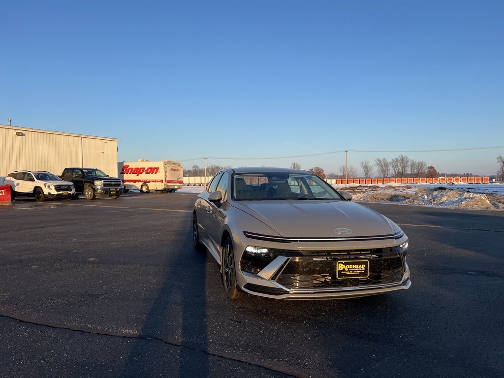 Used 2024 Hyundai Sonata SEL image 2