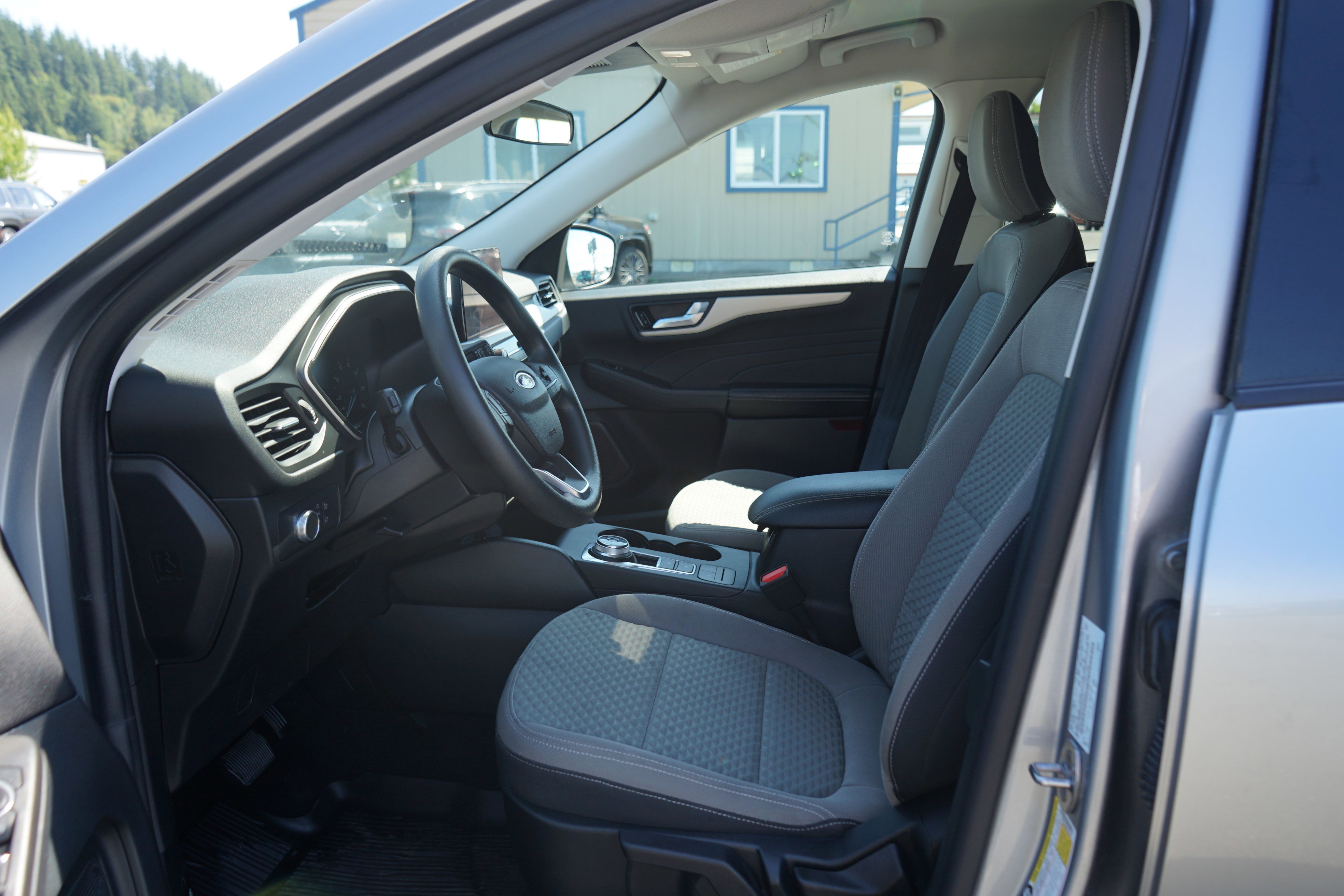Used 2021 Ford Escape SE image 12