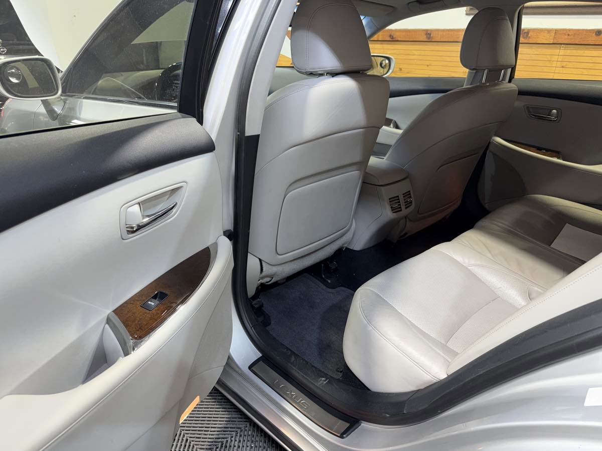 Used 2010 Lexus ES 350 image 22