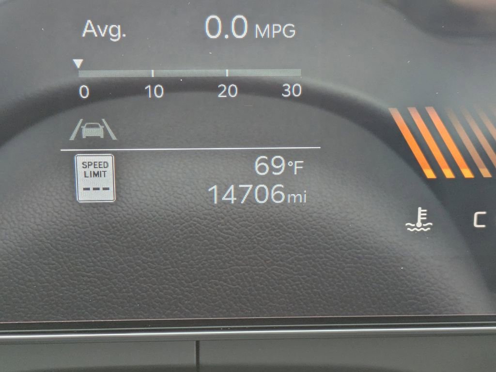 Used 2026 Kia Carnival EX image 32