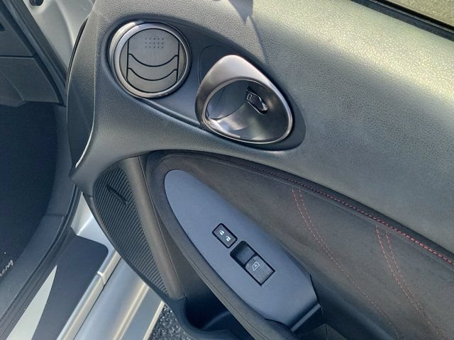 Used 2020 Nissan 370Z Coupe RWD image 9