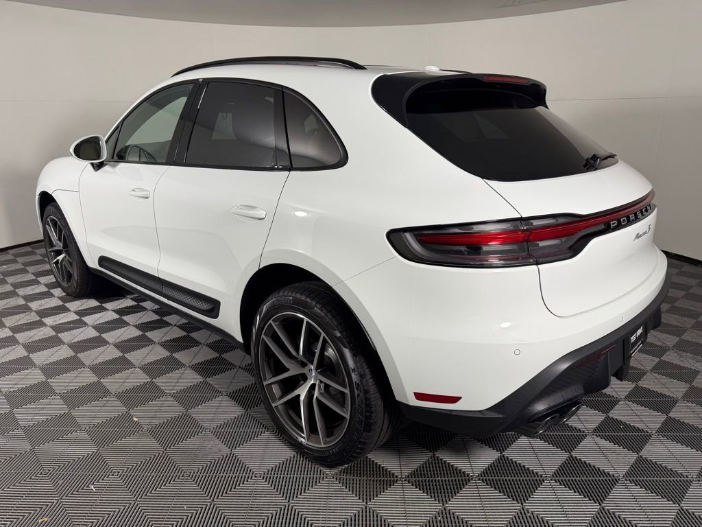 Certified 2025 Porsche Macan S image 3