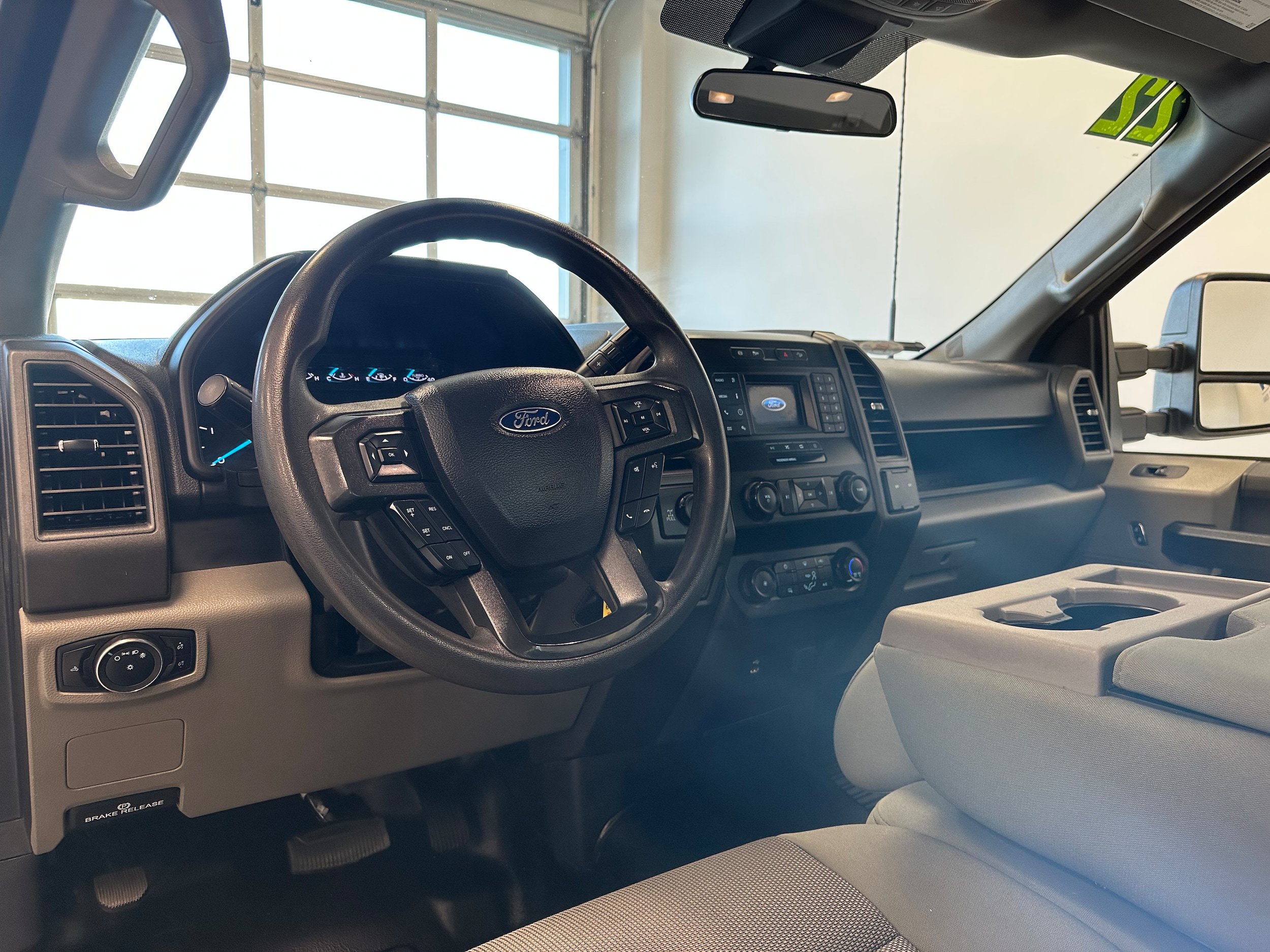 Used 2022 Ford F250 XL w/ Power Equipment Group AWD/4WD image 9