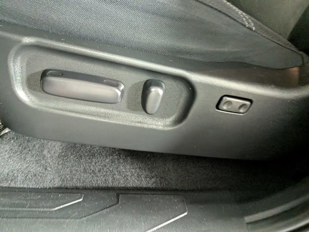 Used 2021 Toyota Tacoma TRD Off-Road image 18