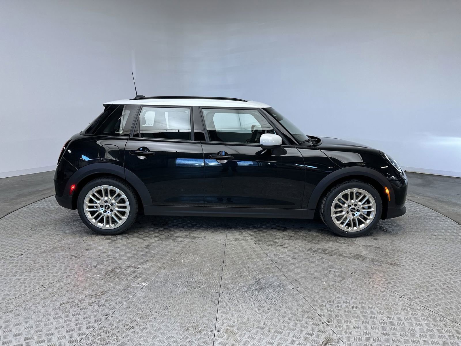 New 2026 MINI Cooper 4-Door Hardtop FWD image 10