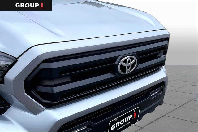 Certified 2025 Toyota Tacoma SR5 AWD/4WD image 31