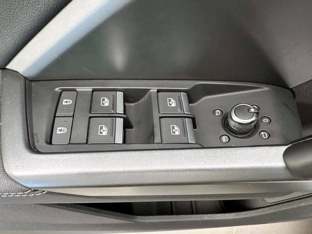 Used 2025 Audi Q3 2.0T Premium w/ Convenience Package AWD/4WD image 18