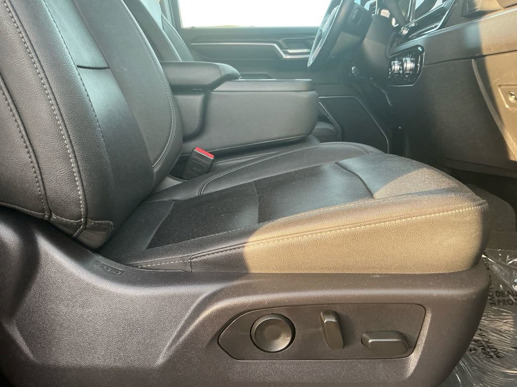 Used 2024 GMC Sierra 1500 SLT image 17