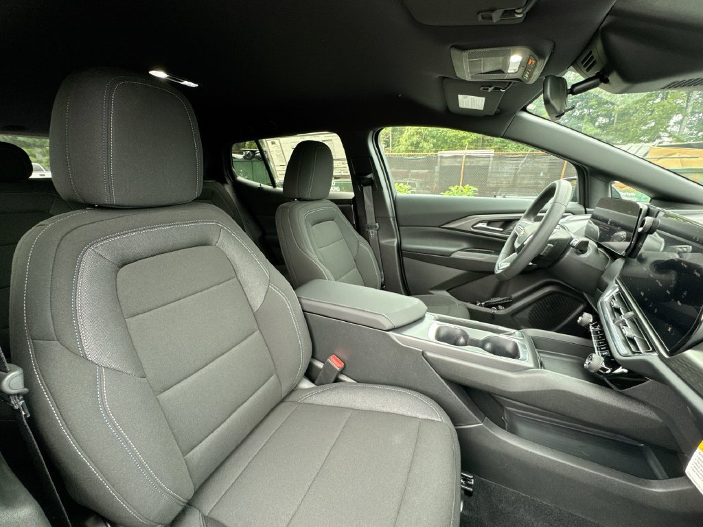 New 2026 Chevrolet Equinox EV LT FWD image 30