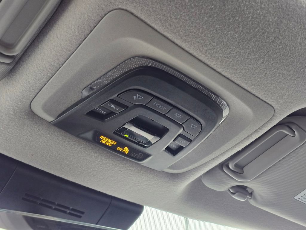 Used 2024 Toyota Corolla Cross XLE w/ Convenience Package image 33