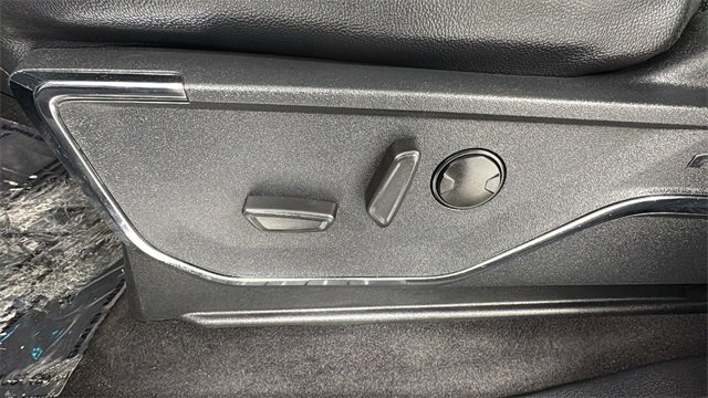 Used 2024 Ford F150 Lariat w/ Tow/Haul Package image 11