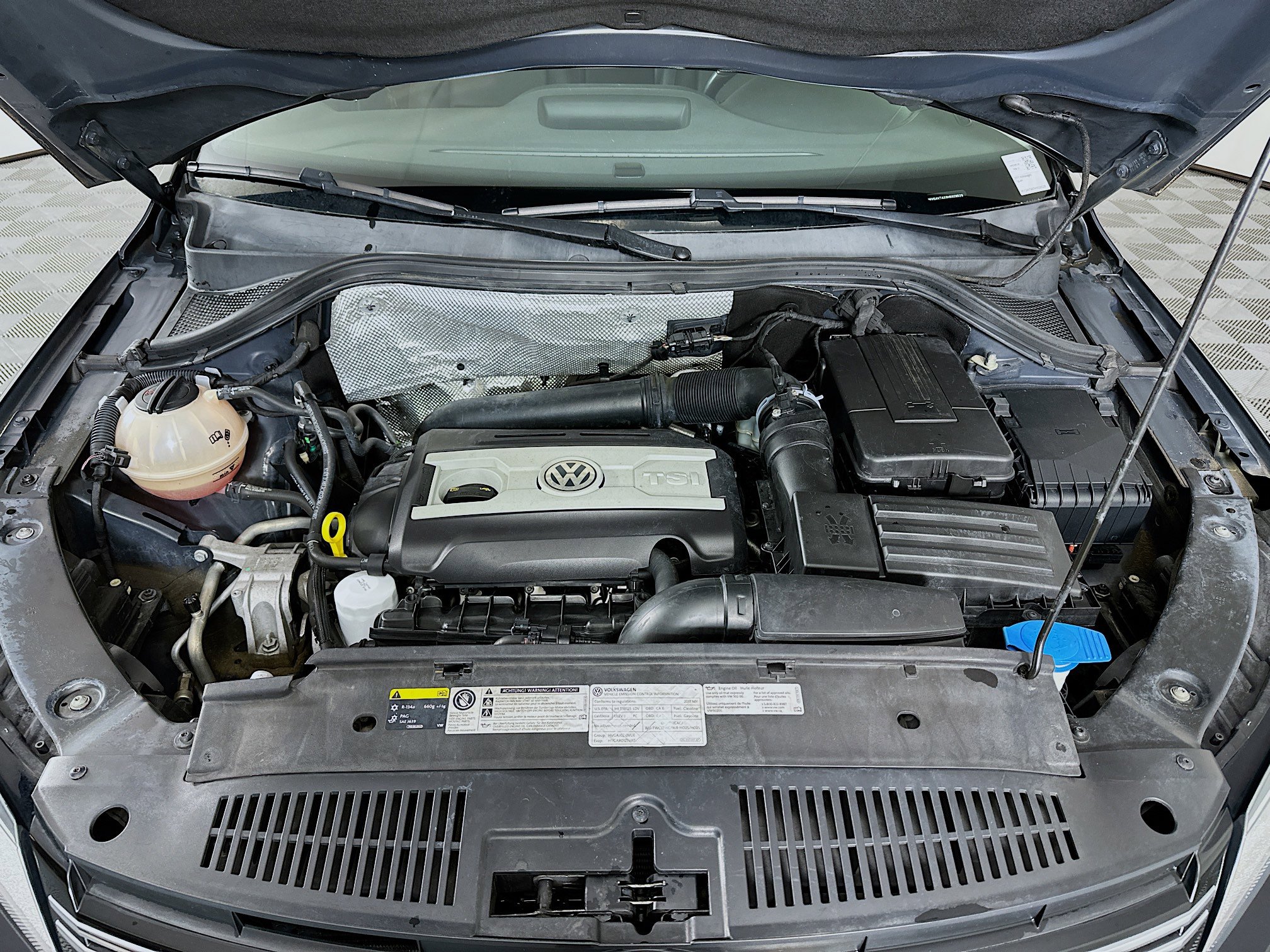 Used 2017 Volkswagen Tiguan S image 31