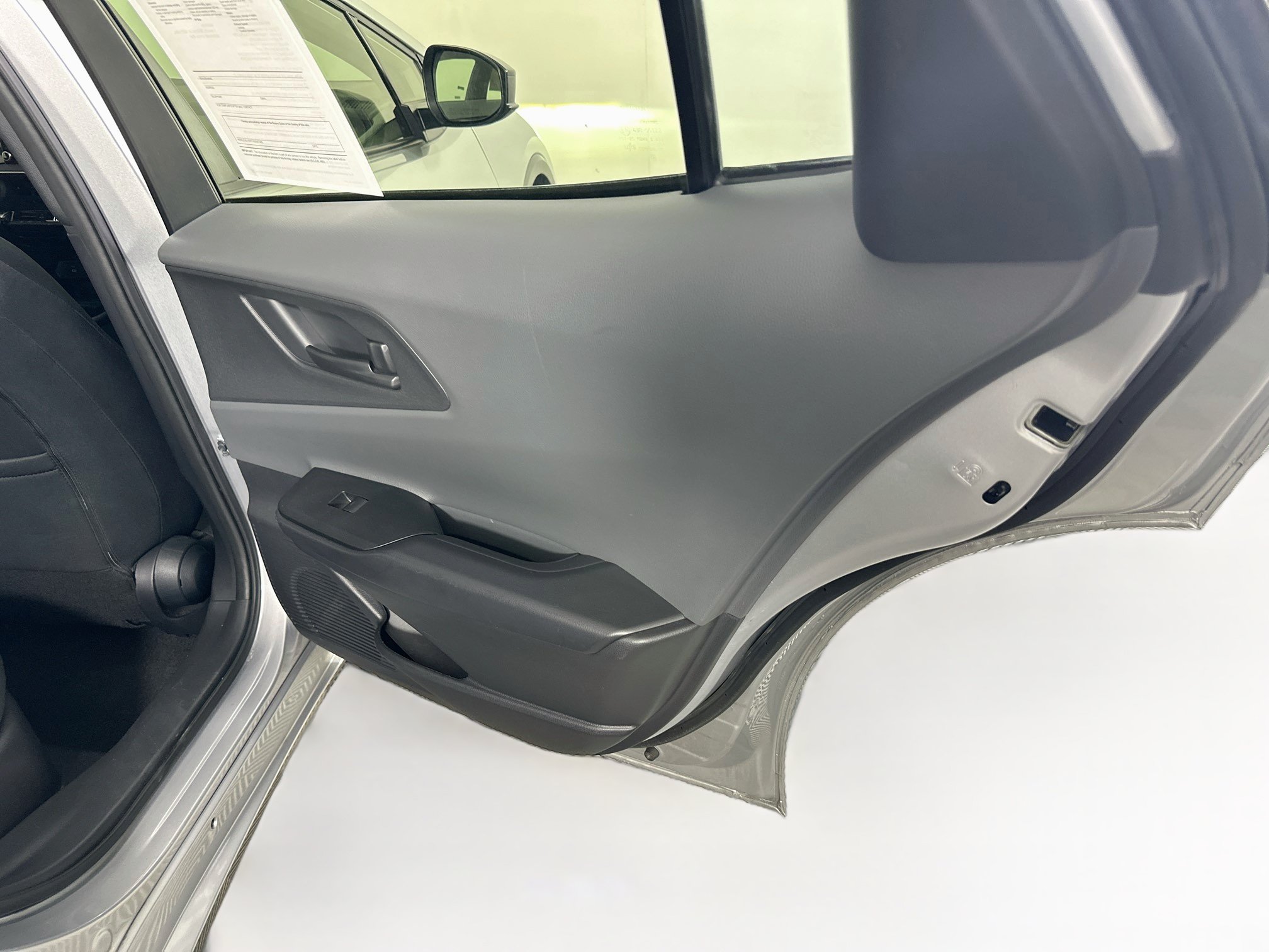 Used 2025 Toyota Prius LE FWD image 30