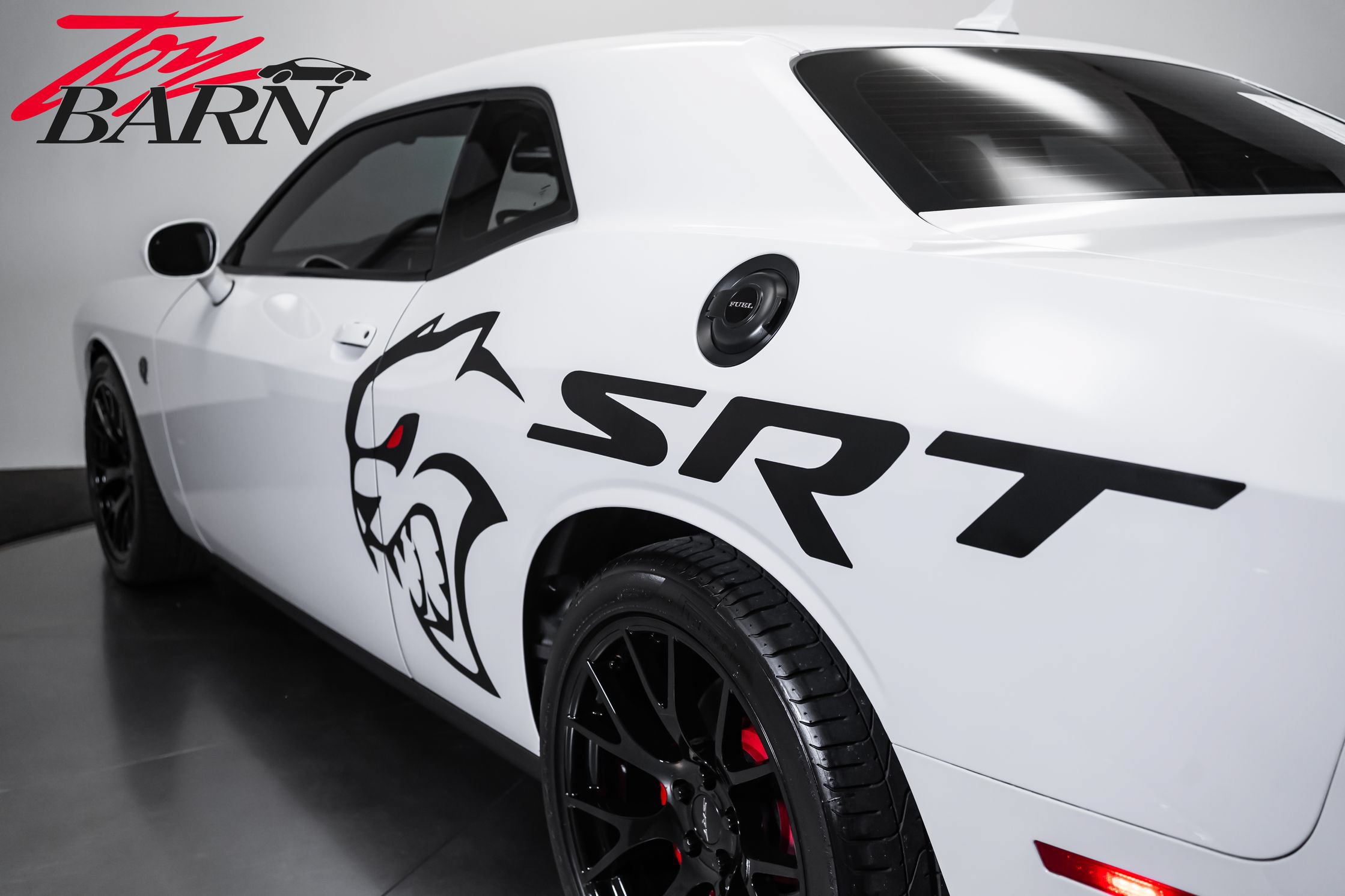Used 2015 Dodge Challenger SRT Hellcat RWD image 13
