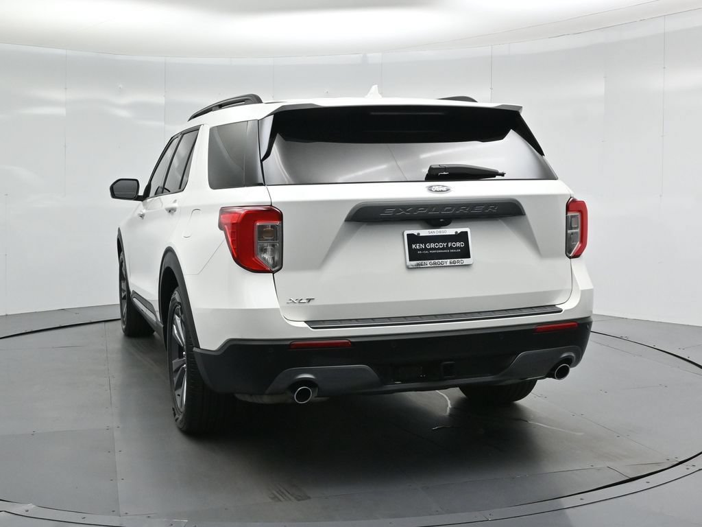 Certified 2023 Ford Explorer XLT w/ Equipment Group 202A RWD image 30