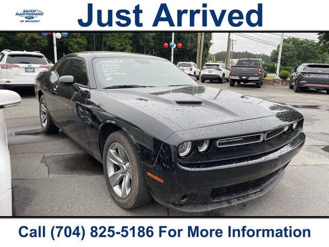 Used 2020 Dodge Challenger SXT RWD image 1