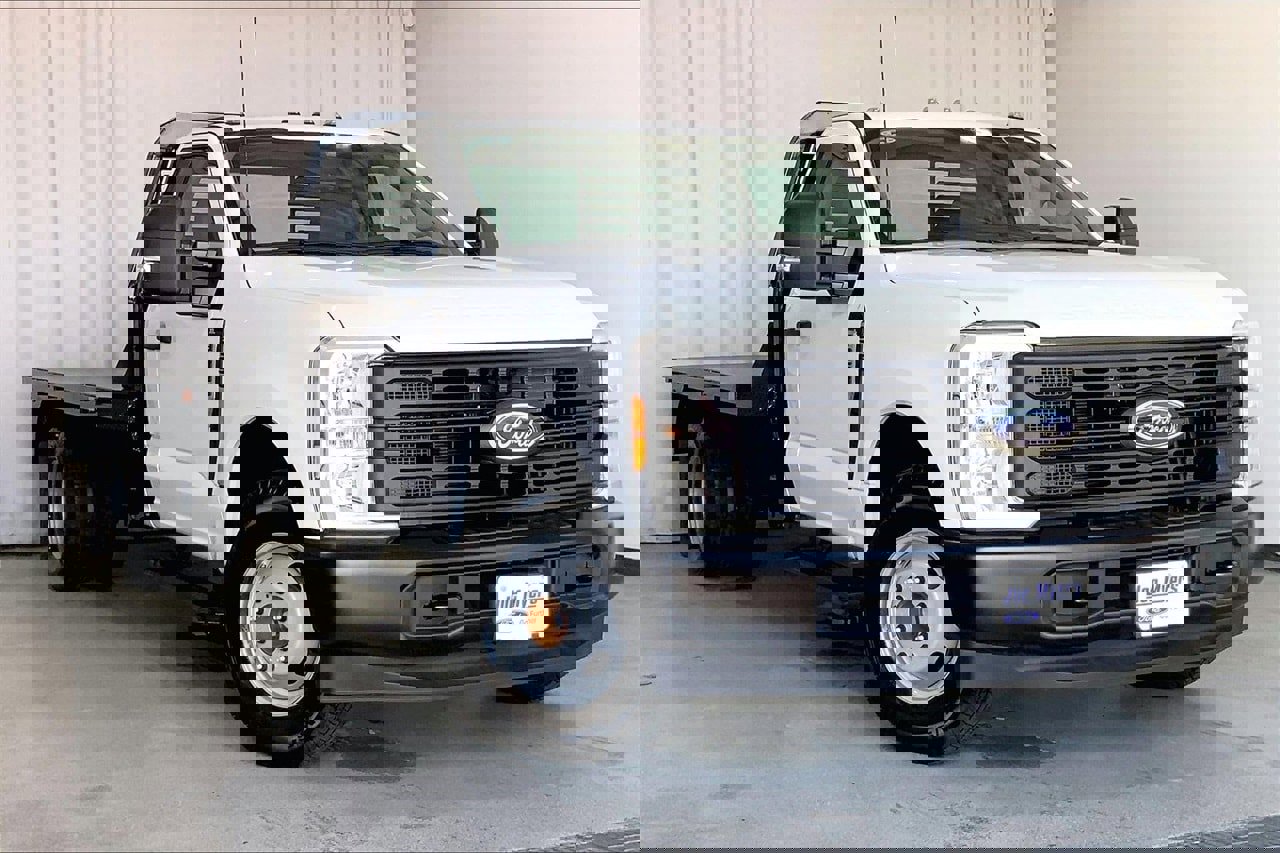 Used 2025 Ford F350 XL image 1