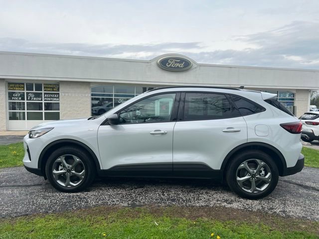 Used 2025 Ford Escape ST-Line w/ Equipment Group 301A FWD image 5