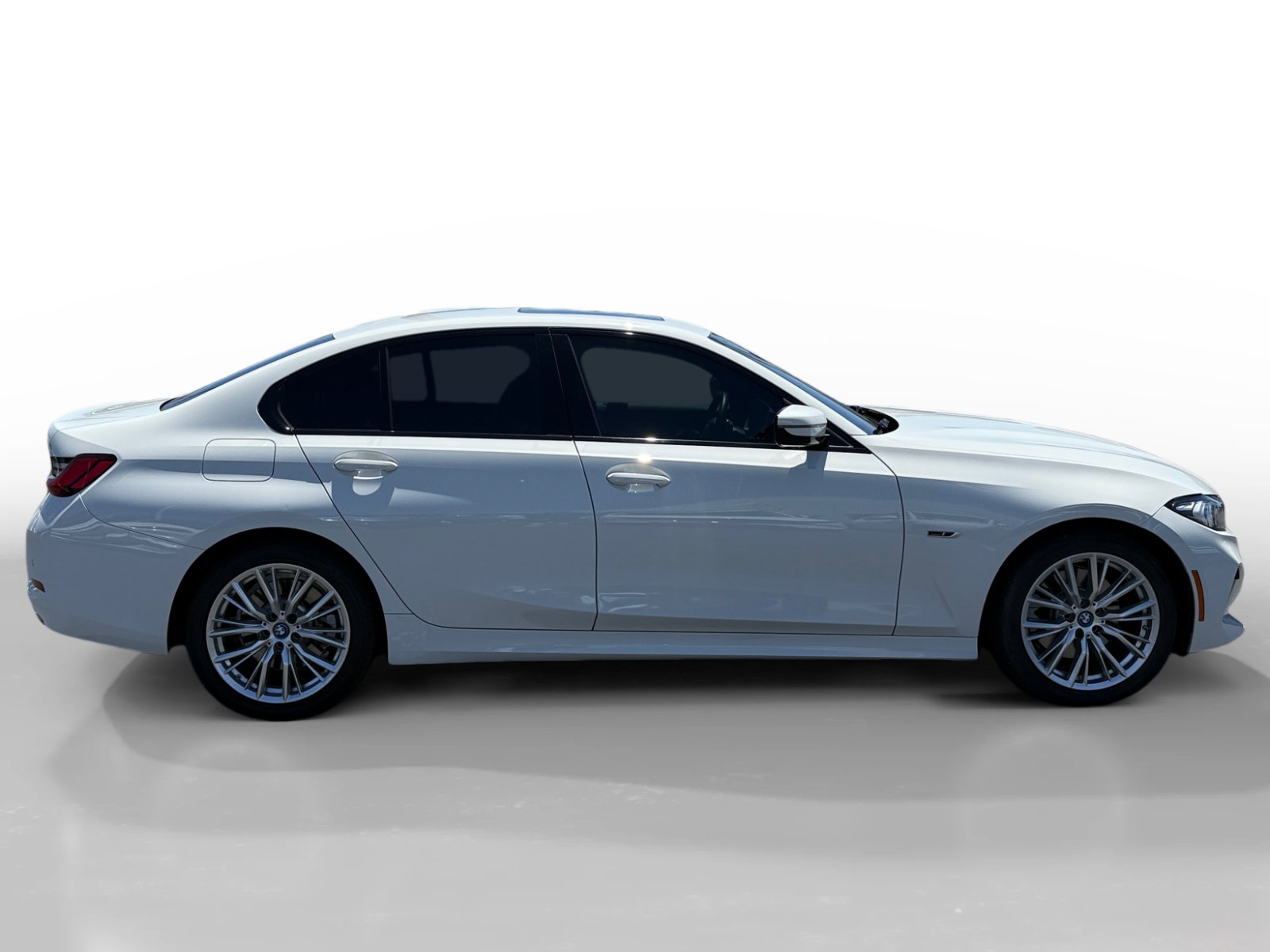 Used 2023 BMW 330e w/ Driving Assistance Package RWD image 6