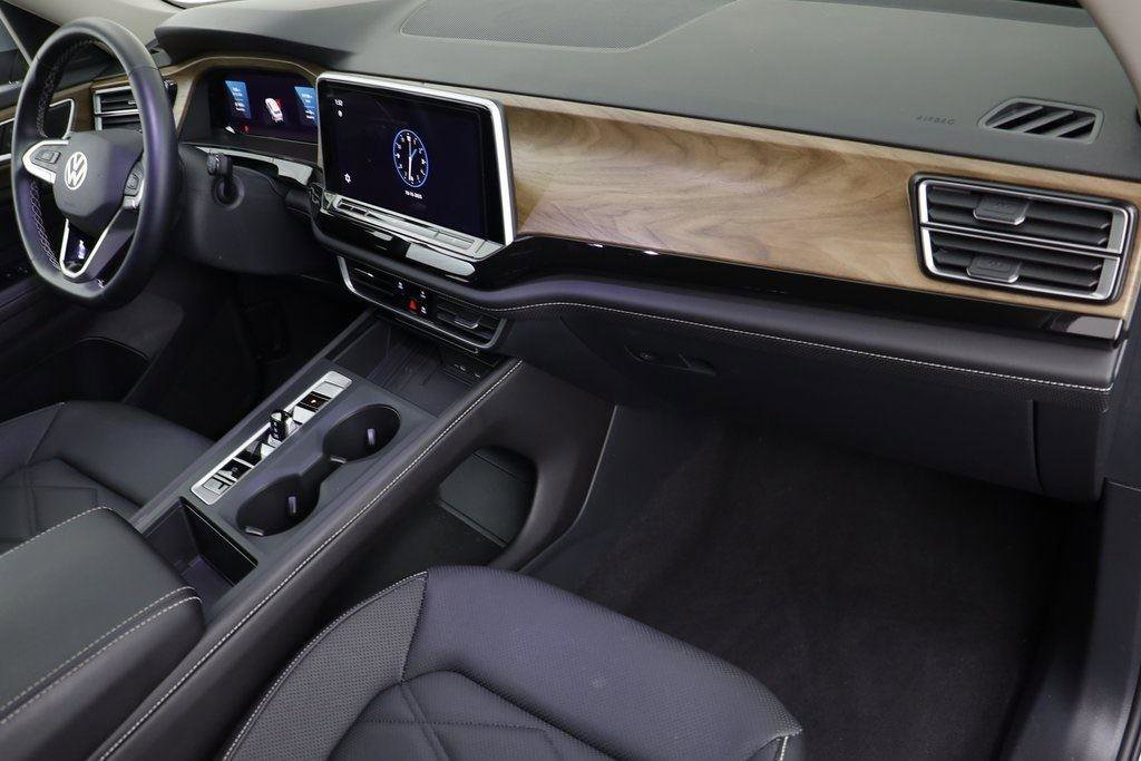 Certified 2025 Volkswagen Atlas SE image 17