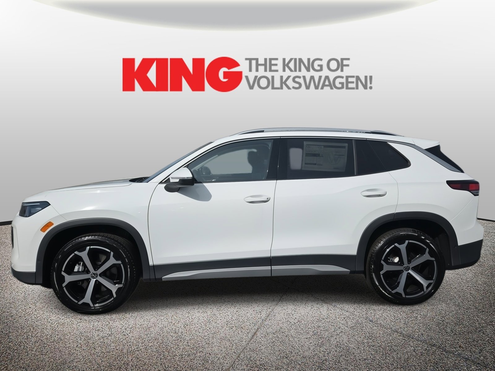 New 2026 Volkswagen Tiguan SE image 7