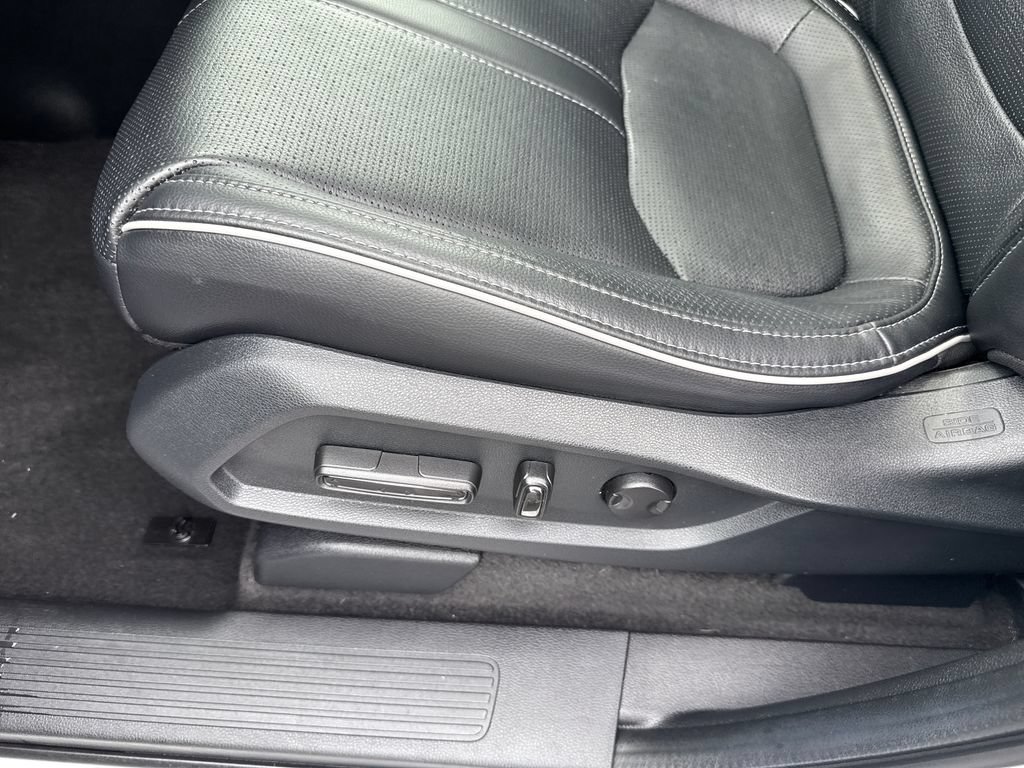 Used 2024 Honda Pilot Elite image 12