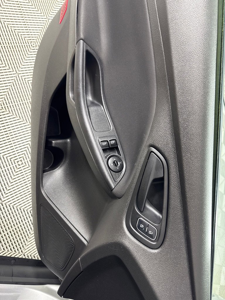 Used 2015 Ford Focus S image 11