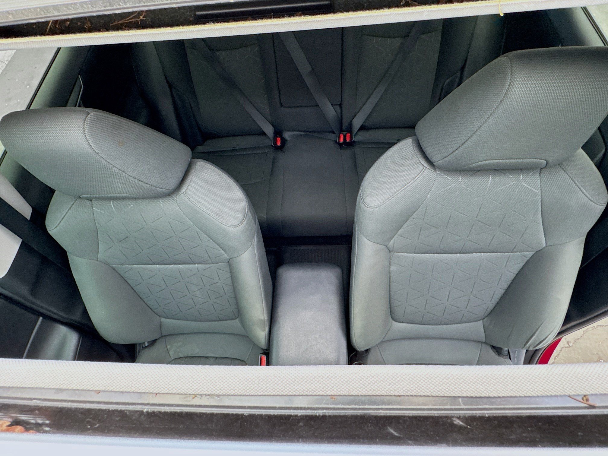 Used 2021 Toyota RAV4 XLE w/ Convenience Package FWD image 14