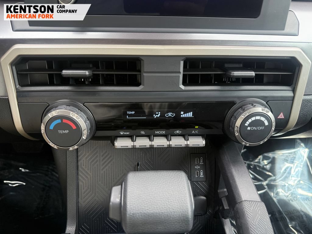 Used 2025 Toyota Tacoma SR5 AWD/4WD image 22