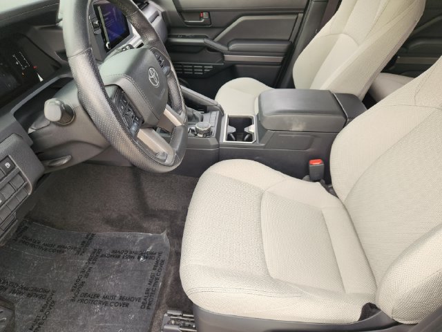 Used 2025 Toyota 4Runner SR5 AWD/4WD image 8