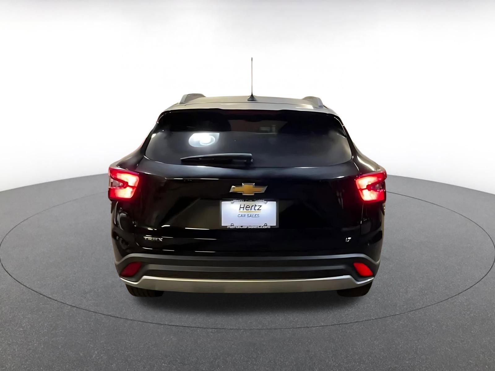 Used 2025 Chevrolet Trax LT image 12