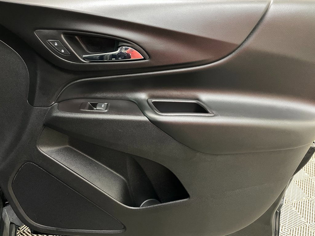 Certified 2020 Chevrolet Equinox LT w/ Midnight Edition image 40